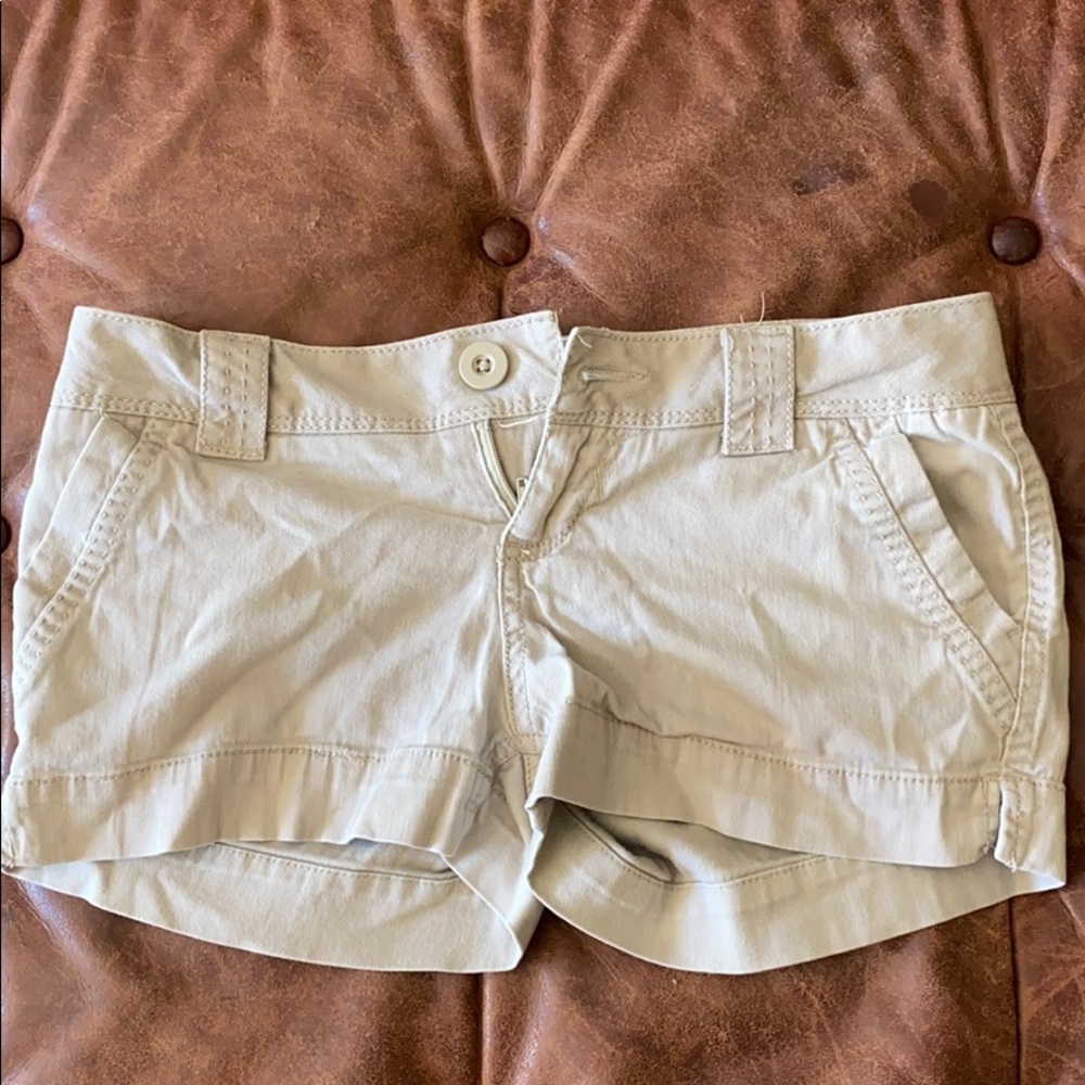 SO khaki shorts